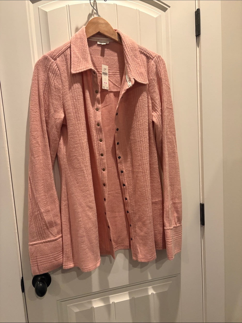 Women’s Pink Ribbed Snap-Front Knit Top